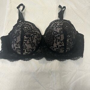 Black Lace Underwire Bra with Molded Cups